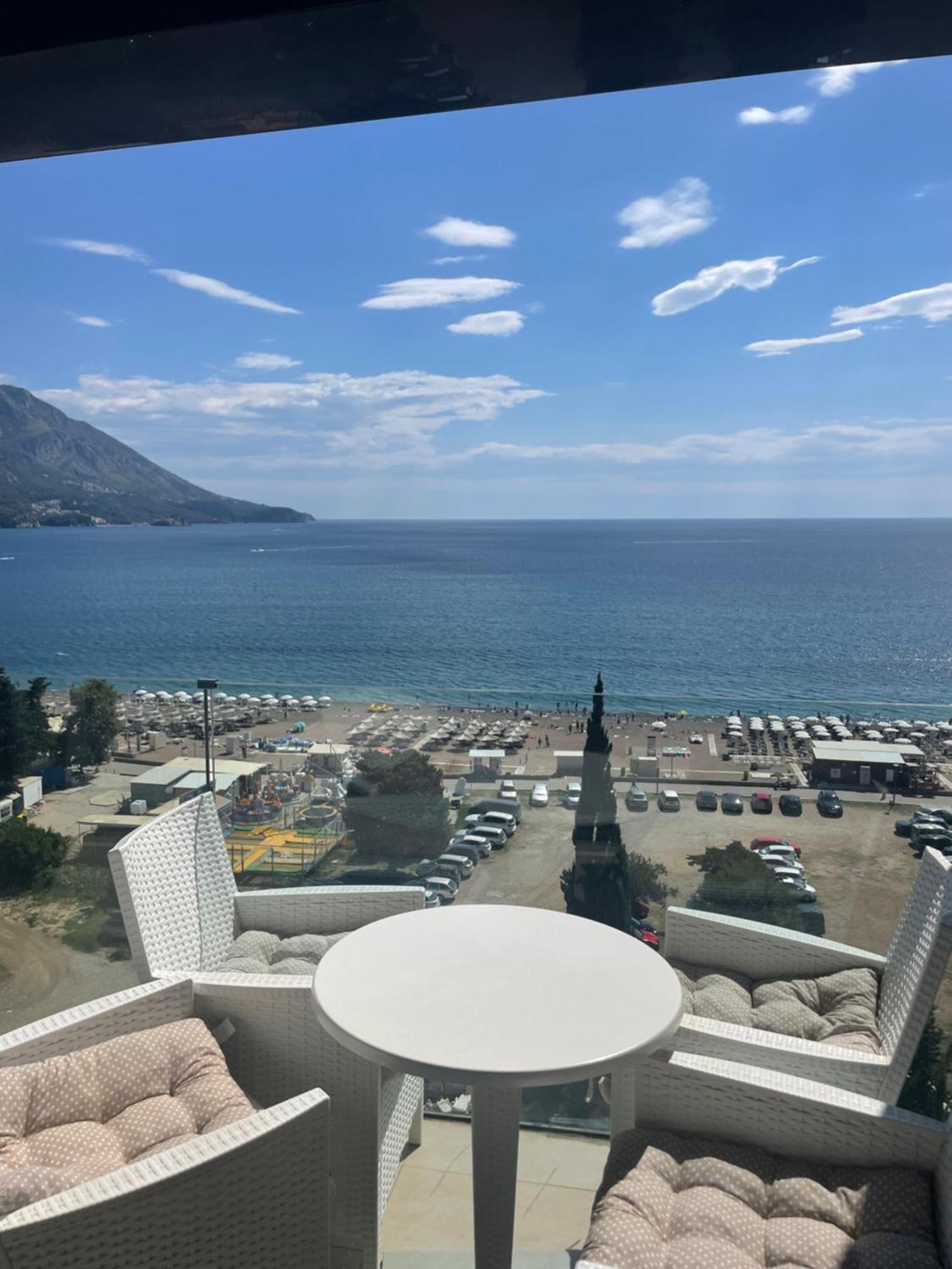 Apartment Beach Front At Shine In Becici Budva